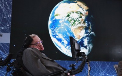 Hawking ‘dispara’ a las estrellas para buscar vida extraterrestre